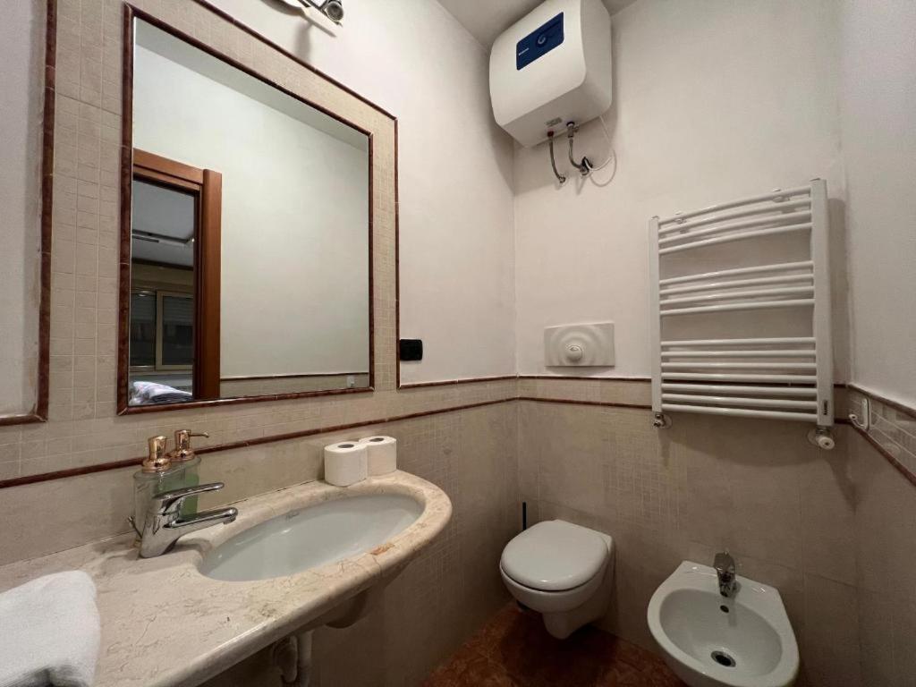Rue Ragusa #1A Howme Bari Bagian luar foto